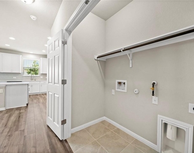 10025 Dawn Pearl Dr - Photo Thumbnail 13