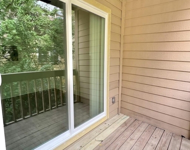 2210 Pearl St - Photo Thumbnail 16