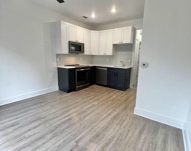 2210 Pearl St - Photo Thumbnail 1