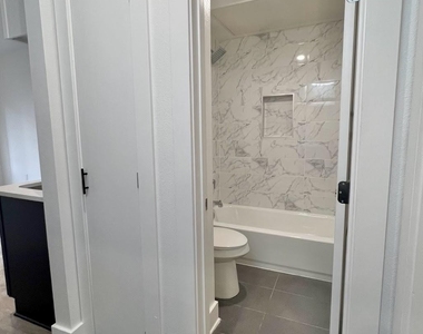 2210 Pearl St - Photo Thumbnail 8