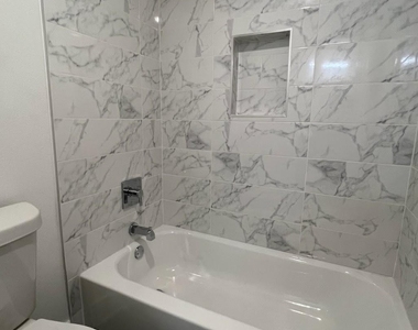2210 Pearl St - Photo Thumbnail 9