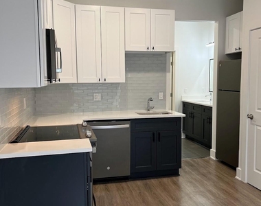 2210 Pearl St - Photo Thumbnail 4