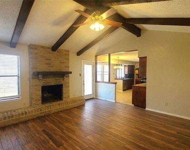 13112 Lamplight Village Ave - Photo Thumbnail 4