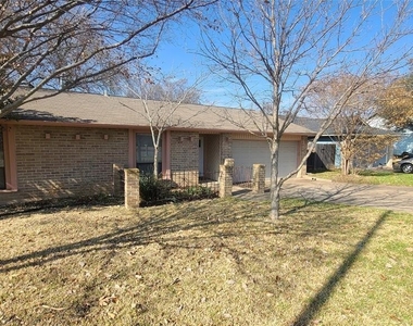 13112 Lamplight Village Ave - Photo Thumbnail 1