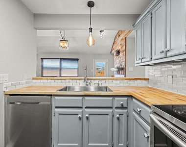 820 Mica Ln - Photo Thumbnail 13