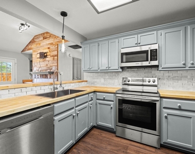 820 Mica Ln - Photo Thumbnail 11