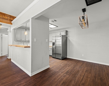 820 Mica Ln - Photo Thumbnail 9