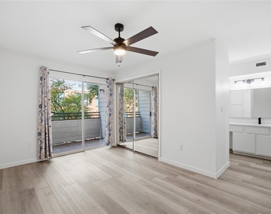 501 W 26th St - Photo Thumbnail 1