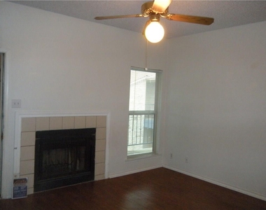 2414 Longview Street - Photo Thumbnail 3