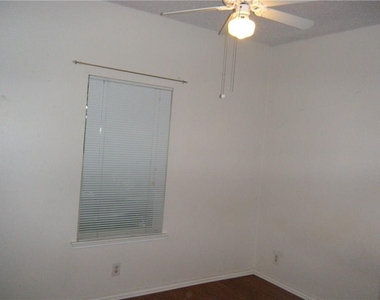 2414 Longview Street - Photo Thumbnail 8