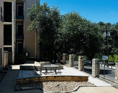 2414 Longview St. - Photo Thumbnail 2