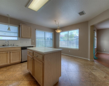 14721 Noya Dr - Photo Thumbnail 9