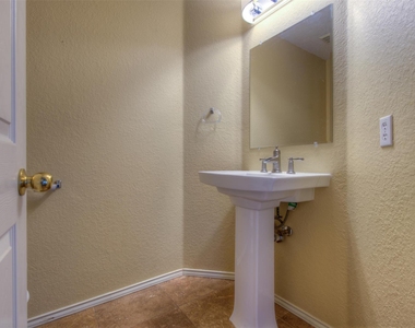 14721 Noya Dr - Photo Thumbnail 20