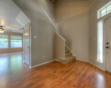 14721 Noya Dr - Photo Thumbnail 4