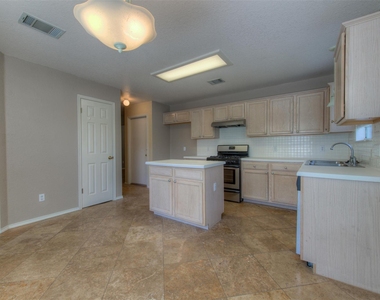 14721 Noya Dr - Photo Thumbnail 10
