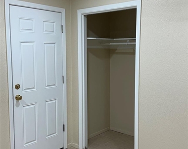 1231 N Lbj Dr - Photo Thumbnail 8