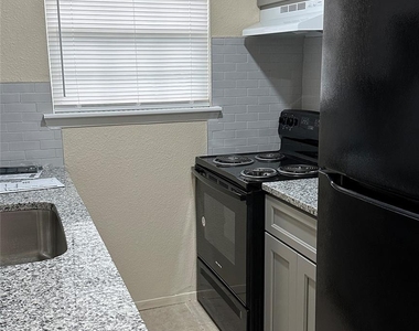 1231 N Lbj Dr - Photo Thumbnail 4