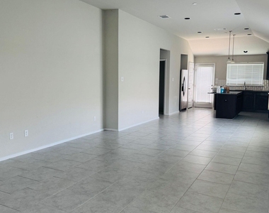 2800 Joe Dimaggio Blvd - Photo Thumbnail 3