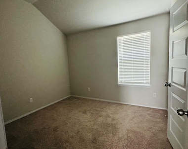 2800 Joe Dimaggio Blvd - Photo Thumbnail 13