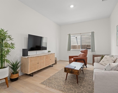 158 Patrick Herndon Dr - Photo Thumbnail 6