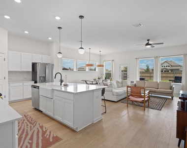 158 Patrick Herndon Dr - Photo Thumbnail 8