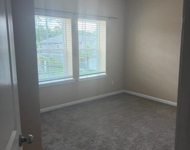 2103 Hawkeye Place Place - Photo Thumbnail 20