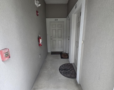 8196 Cabin Lake Circle - Photo Thumbnail 2
