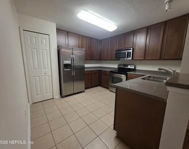 8196 Cabin Lake Circle - Photo Thumbnail 6