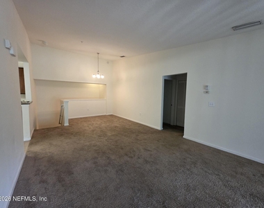 8196 Cabin Lake Circle - Photo Thumbnail 14