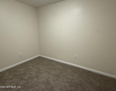 806 Oak Street - Photo Thumbnail 7