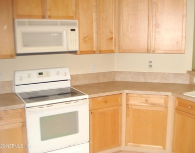 684 Sid Drive - Photo Thumbnail 2