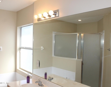 684 Sid Drive - Photo Thumbnail 3