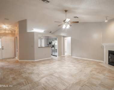 1736 Daytona Lane - Photo Thumbnail 5