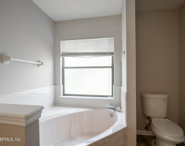 1736 Daytona Lane - Photo Thumbnail 13