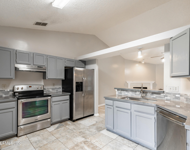 1736 Daytona Lane - Photo Thumbnail 8