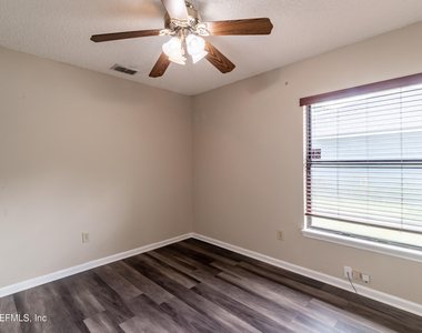 1736 Daytona Lane - Photo Thumbnail 15