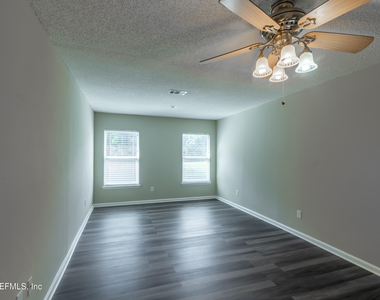 1736 Daytona Lane - Photo Thumbnail 17