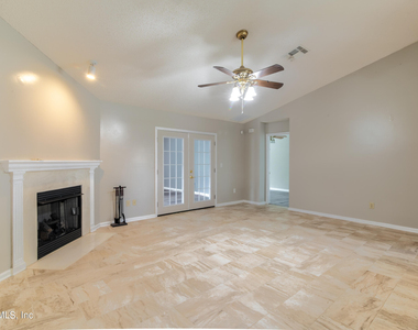 1736 Daytona Lane - Photo Thumbnail 4