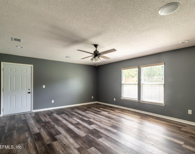 1736 Daytona Lane - Photo Thumbnail 10