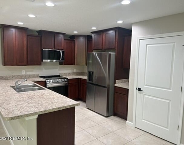 3296 Isabella Court - Photo Thumbnail 4