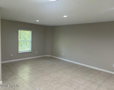 3296 Isabella Court - Photo Thumbnail 7