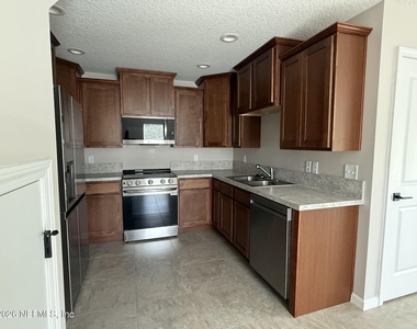 3214 Isabella Court - Photo Thumbnail 2