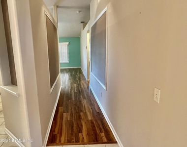 3037 Captiva Bluff Circle - Photo Thumbnail 7