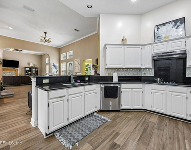 8342 Amherst Hills Lane - Photo Thumbnail 11