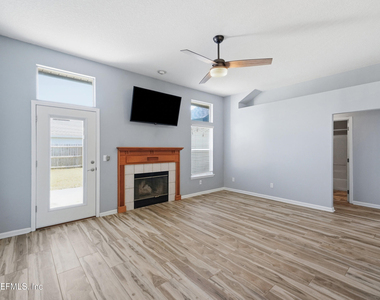 13245 Milhouse Way - Photo Thumbnail 6