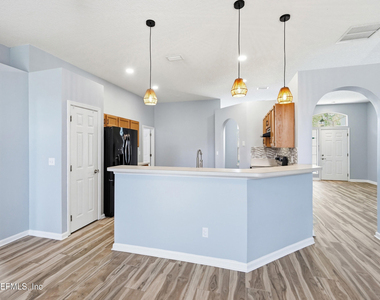 13245 Milhouse Way - Photo Thumbnail 9