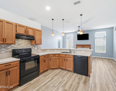 13245 Milhouse Way - Photo Thumbnail 10