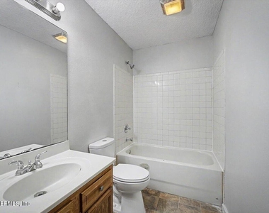 3303 Broadway Avenue - Photo Thumbnail 18