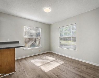 3303 Broadway Avenue - Photo Thumbnail 6