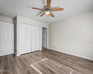 3303 Broadway Avenue - Photo Thumbnail 17